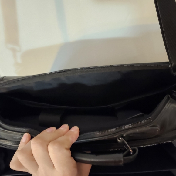 LEATHER LAPTOP BAG BLACK - Picture 13 of 13